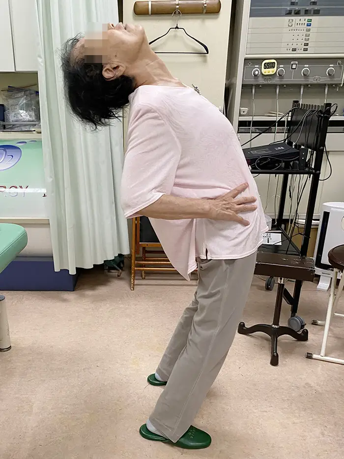全身整体で体を反らすことができるように